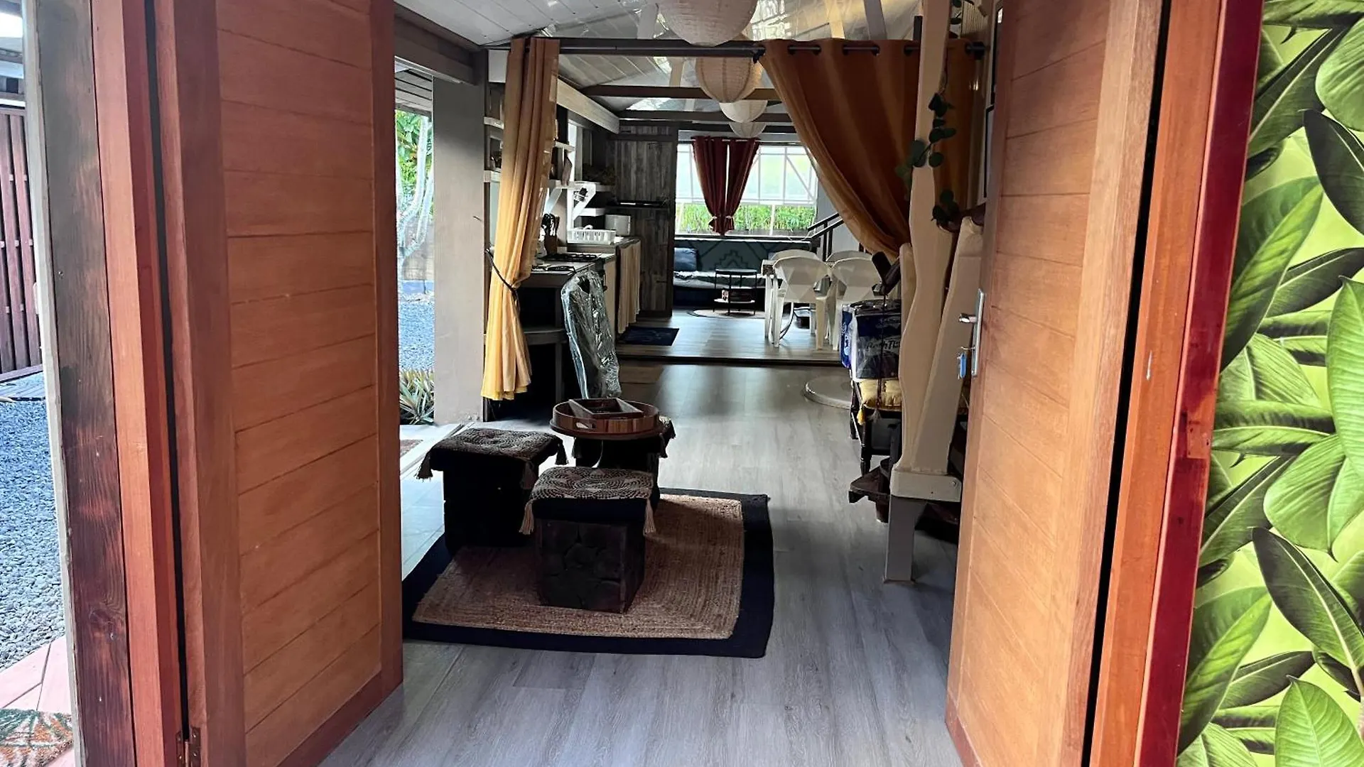 Faaora Lodge, Little Paradise Haapiti Holiday home