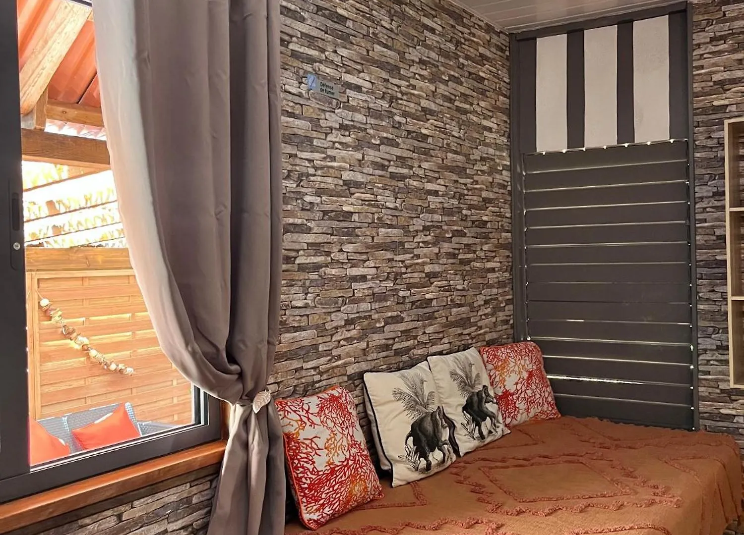 Faaora Lodge, Little Paradise Haapiti Holiday home